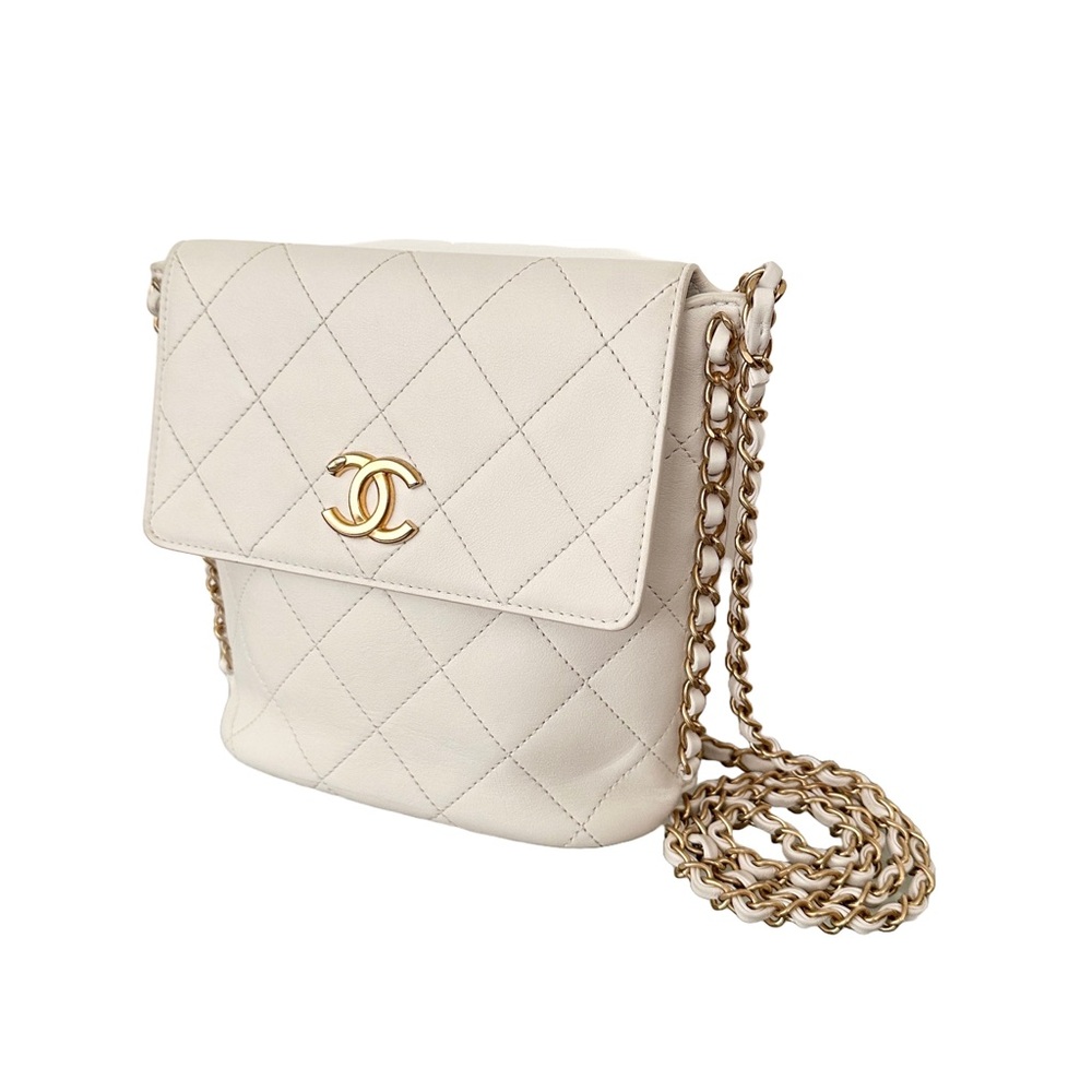 CHANEL Quilted Calfskin Chain Flap Hobo Small Ivory White Gold - Picture 3 of 16